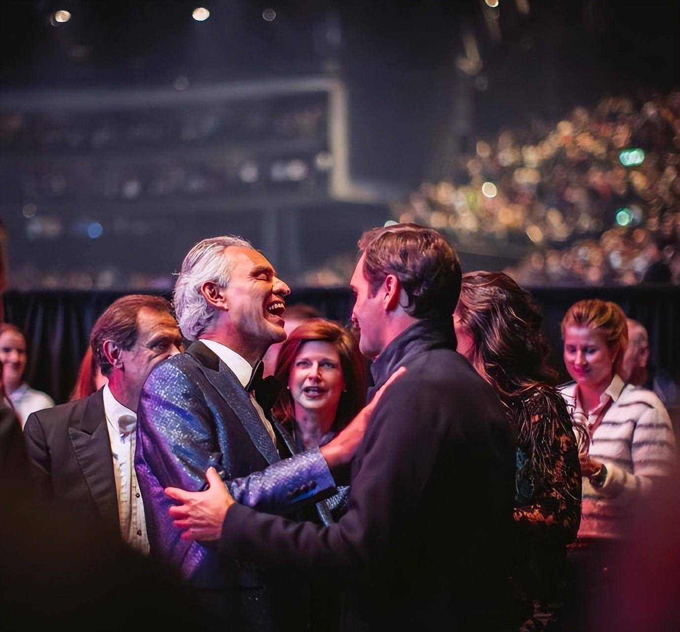 PANDA-出色防守首场状态出色，曼联观众沸腾！，费德勒重返赛场引发球迷热议的简单介绍