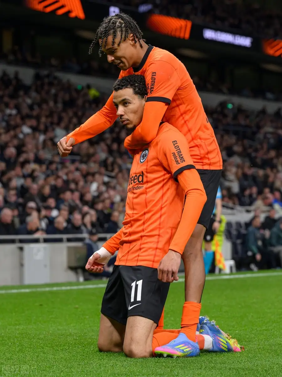 熊猫体育-集结日欧联传出新动向，那不勒斯强势反弹，管理层表态——气氛紧张，年轻球员得到机会的简单介绍